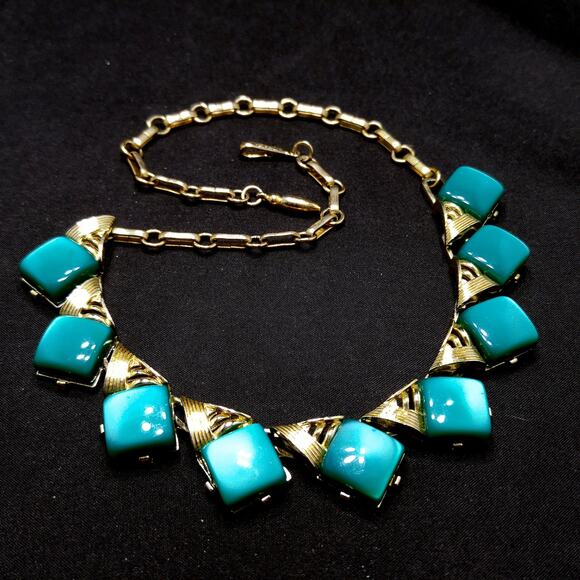 Vintage 1950s Coro Green Lucite Moonglow Choker Necklace - Picture 7 of 10